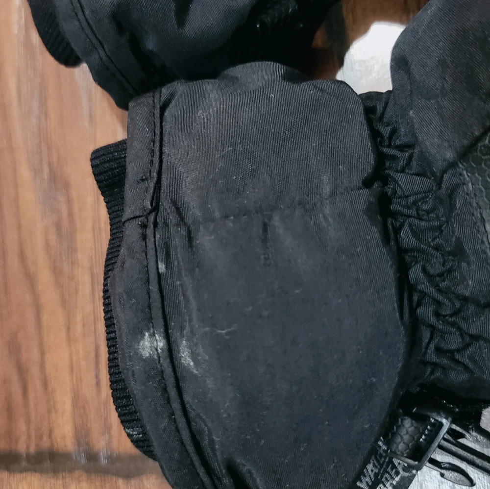 Serus gloves